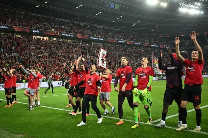 Bayer Leverusen merayakan kelolosan ke final Liga Europa 2023-2024.