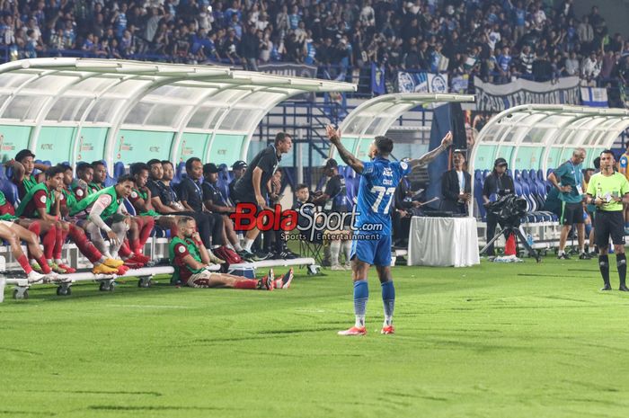Ciro Alves sedang melakukan selebrasi seusai mencetak gol dalam laga leg kedua Championship Series Liga 1 2023 antara Persib Bandung versus Bali United di Stadion Si Jalak Harupat, Bandung, Jawa Barat, Sabtu (18/5/2024).