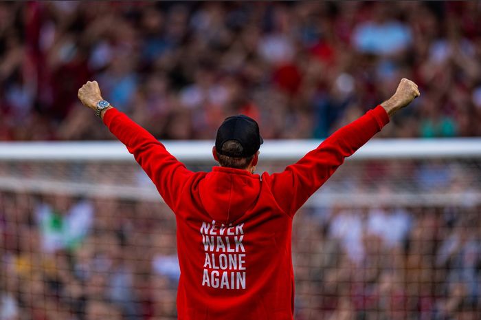 Juergen Klopp menciptakan sendiri chant untuk pelatih baru Liverpool musim depan. Hal tersebut bisa jadi menjadi beban berat bagi Arne Slot.