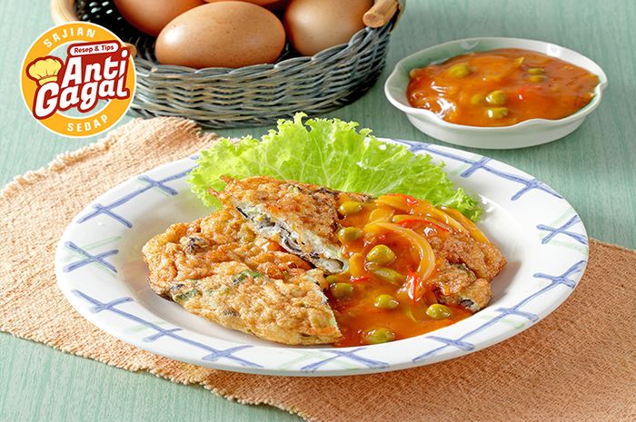 Hidangan fuyunghai ayam jamur
