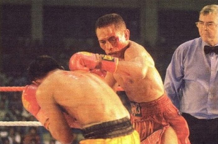 Muhammad Rachman, raja tinju dunia asal Indonesia yang pernah bertarung memperebutkan sabuk IBF, WBC, dan WBA.