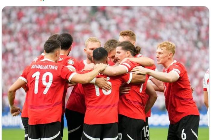 Para pemain Timnas Austria merayakan gol ke gawang Timnas Polandia pada laga Grup D Euro 2024.