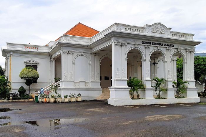 Ternyata, Gedung Kesenian Jakarta Yang Ikonik Itu Berbahan Baku Bekas