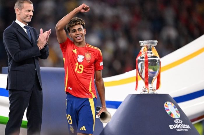 Nominasi Kopa Trophy 2024 - Lamine Yamal Hampir Pasti Menang, Barcelona