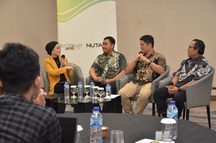 Menjawab tantangan kompleksitas proses di balik aneka layanan digital, PT Multipolar Technology Tbk. menawarkan Nutanix Cloud Platform.