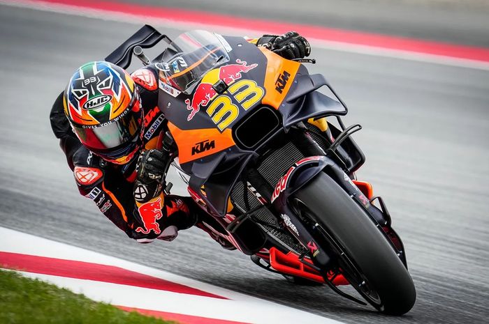 Langkah KTM bajak pembalap Ducati dan Aprilia datangkan prediksi menarik dari Brad Binder.