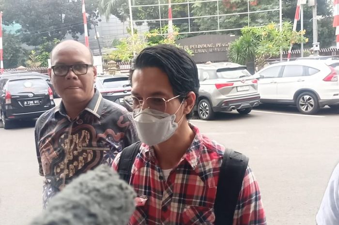 Edward Akbar ditemui di Polres Jakarta Selatan, Senin (12/8/2024).