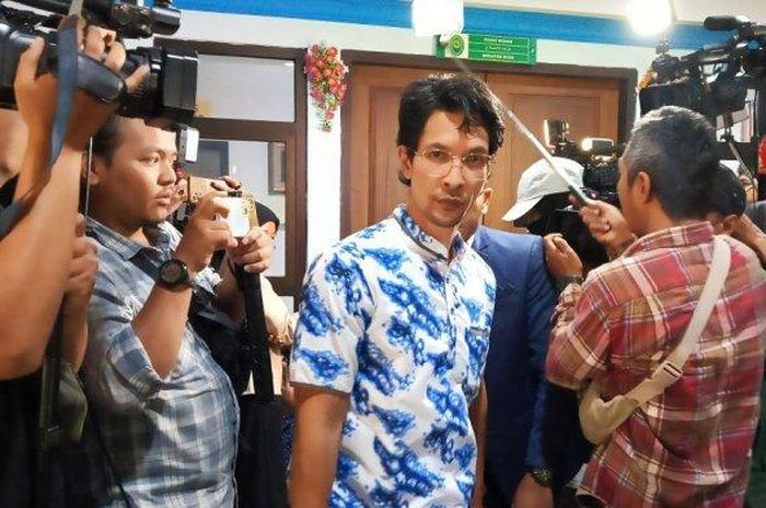 Edward Akbar bicara soal anaknya berangkat ke sekolah naik angkot.