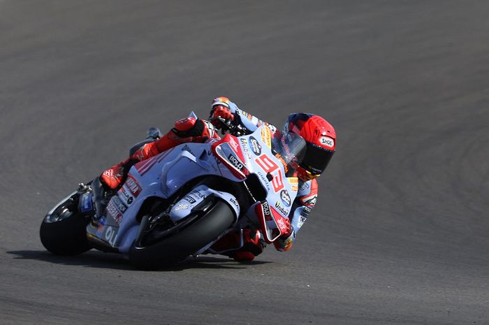 Pembalap Gresini Racing,, Marc Marquez, mengendarai motornya saat kualifikasi MotoGP Aragon di Motorland Aragon, Alcaniz, Spanyol, 31 Agustus 2024.