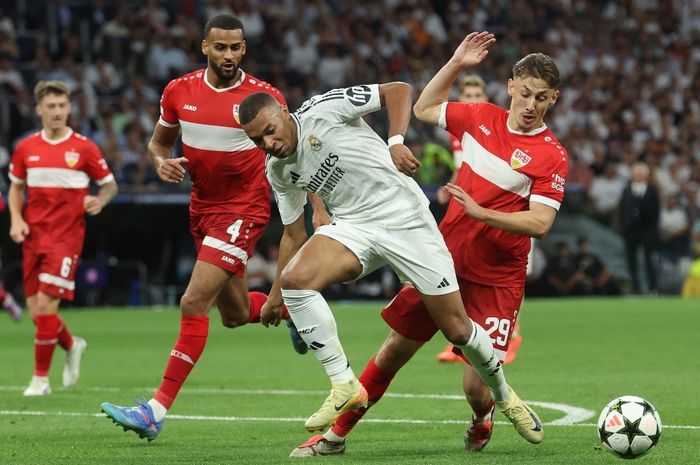 Aksi Kylian Mbappe (tengah) dalam partai Liga Champions antara Real Madrid vs Stuttgart di Santiago Bernabeu (17/9/2024).