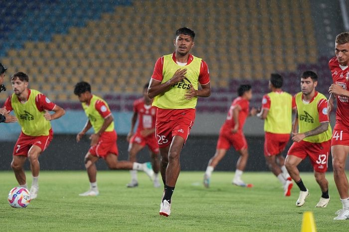 Pemain-pemain Malut United FC menjalani latihan resmi menjelang laga menghadapi PSS Sleman dalam lanjutan Liga 1, Rabu (25/9/2024).