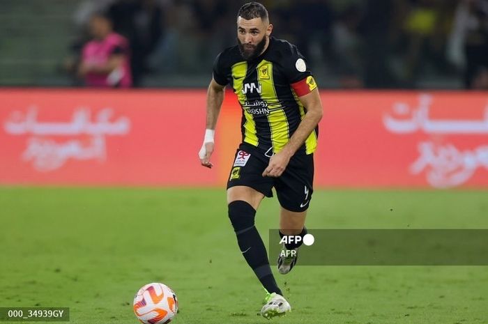 Karim Benzema dalam salah satu penampilannya untuk Al Ittihad di Liga Arab Saudi.