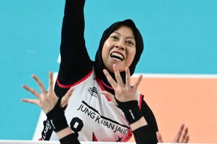 Opposite hitter Daejeon JungKwanJang Red Sparks, Megawati Hangestri Pertiwi saat berlaga melawan IBK Altos pada KOVO Cup 2024, di Tongyeong Gymnasium, Korea Selatan, Senin (30/9/2024).