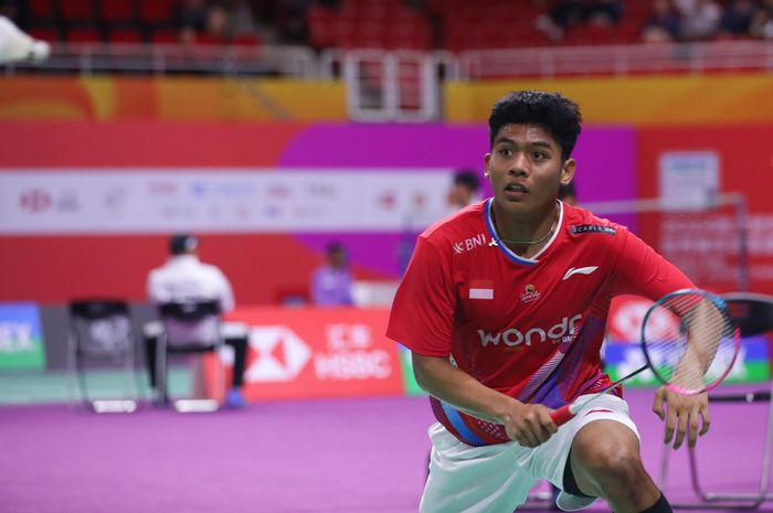 Tunggal putra Indonesia Moh Zaki Ubaidillah saat tampil pada Kejuaraan Dunia Junior 2024 di Nangchang, China, Selasa, 8 Oktober 2024