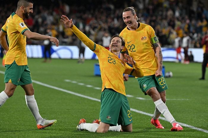 Selebrasi Craig Goodwin usai mencetak gol kemenangan bagi Australia atas China dalam lanjutan Kualifikasi Piala Dunia 2026 Zona Asia di Adelaide Oval, Adelaide, Kamis (10/10/2024) malam WIB