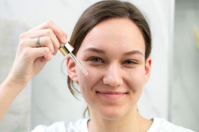 Lagi Viral Gara-gara Kasus Artis, Ini Khasiat Baby Oil untuk Wajah! - Stylo