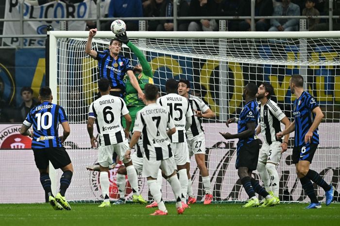 Pertandingan Derby d'Italia antara Inter Milan dan Juventus berlangsung sengit di Giuseppe Meazza pada pekan ke-9 Liga Italia 2024-2025