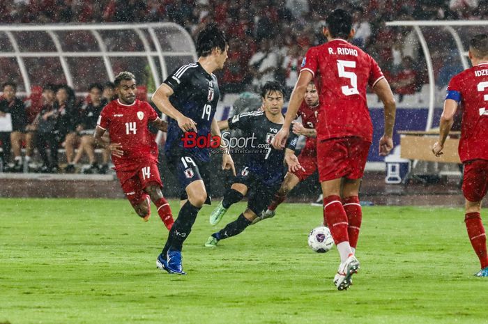 Suasana pertandingan antara timnas Indonesia vs Jepang pada matchday kelima Grup C Putaran Ketiga Kualifikasi Piala Dunia 2026 Zona Asia di Stadion Utama Gelora Bung Karno (SUGBK), Jakarta, Jumat (15/11/2024).