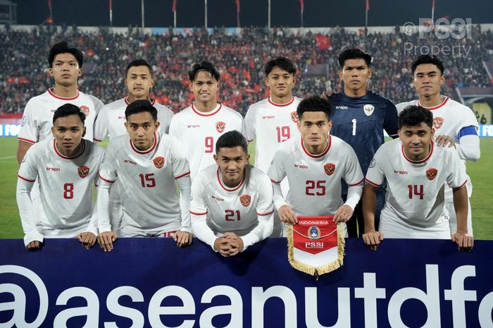 Starting XI Timnas Indonesia saat melawan Vietnam dalam laga ketiga Grup B ASEAN Cup 2024 di Viet Tri Stadium, Phu Tho, Minggu (15/12/2024).