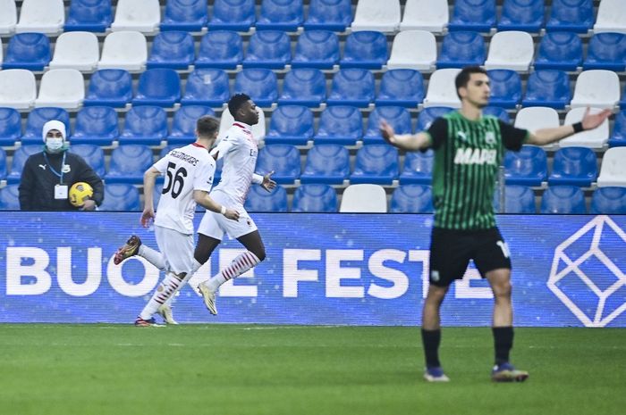 Penyerang AC Milan, Rafael Leao, merayakan gol tercepat di Liga Italia yang dicetaknya dalam laga melawan Sassuolo pada 20 Desember 2020 di Mapei Stadium.