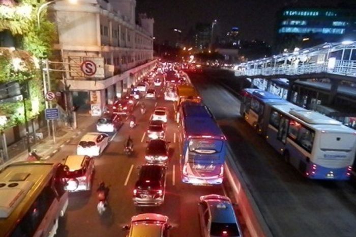 7 Tips Naik Kendaraan Umum Bobo