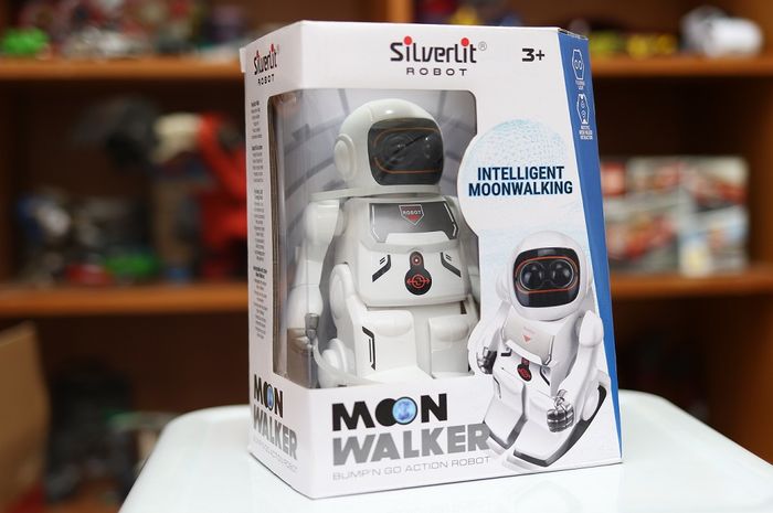 [VIDEO] TOYS REVIEW Silverlit Robot Moonwalker Bobo