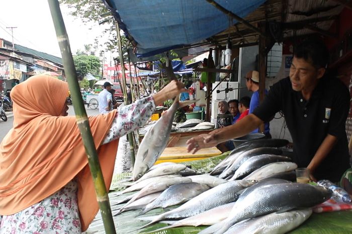[VIDEO] Bandeng Jumbo Imlek di Rawa Belong - Hari Raya 