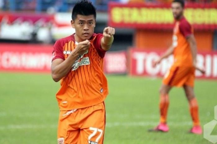 Selebrasi pemain PBFC, Jefri Kurniawan seusai mencetak gol pertama timnya ke gawang Bali United di Stadion Segiri, Samarinda, Minggu (11/9/2016) sore. 