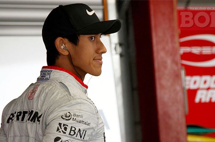 Pebalap Formula 2 tim Pertamina Prema Theodore Racing asal Indonesia, Sean Gelael.