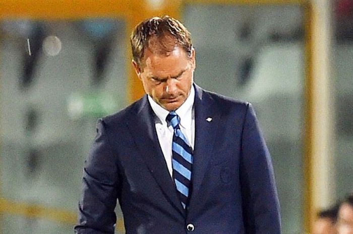 Pelatih Inter Milan, Frank De Boer, saat menghadapi Pescara dalam laga lanjutan Serie A 2016-2017 di Stadion Adriatico, Pescara, pada 11 September 2016.