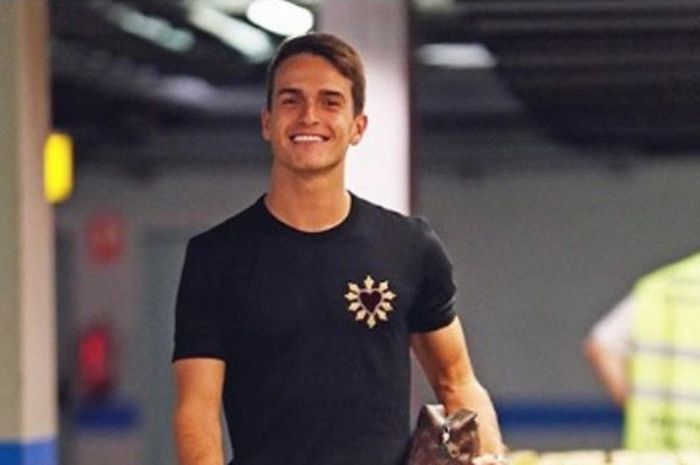 Gelandang Barcelona, Denis Suarez, diharapkan bergabung dengan Arsenal sebelum laga melawan Manchester United.