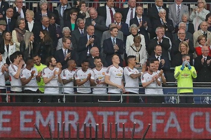 Manchester United menjuarai Piala FA setelah menang 2-1 atas Crystal Palace pada final di Stadion Wembley, 21 Mei 2016.