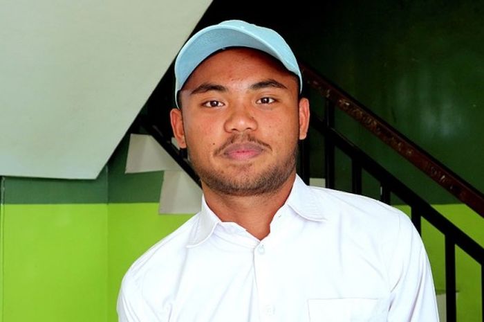 Saddil Ramdani kembali menjadi murid SMU saat tidak ada latihan dengan Persela Lamongan.