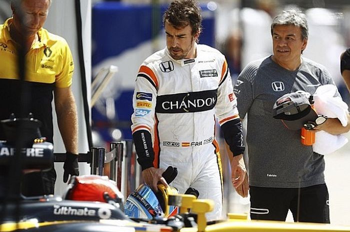 Pebalap tim McLaren, Fernando Alonso.