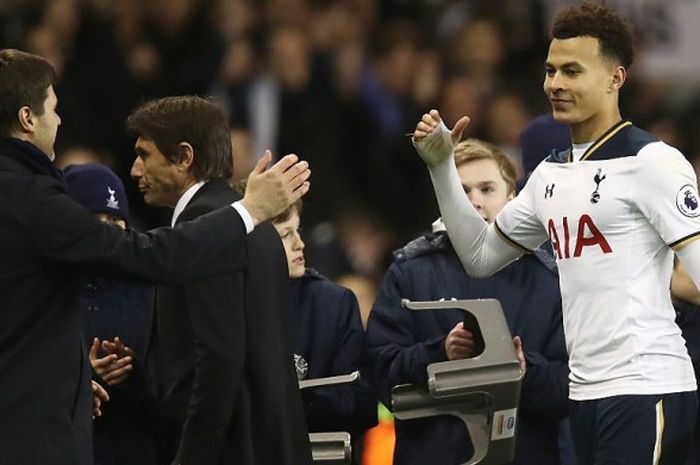 Ekspresi kebahagiaan gelandang Tottenham Hotspur, Dele Alli, seusai kemenangan atas Chelsea dalam partai di White Hart Lane, Rabu (1/4/2017)