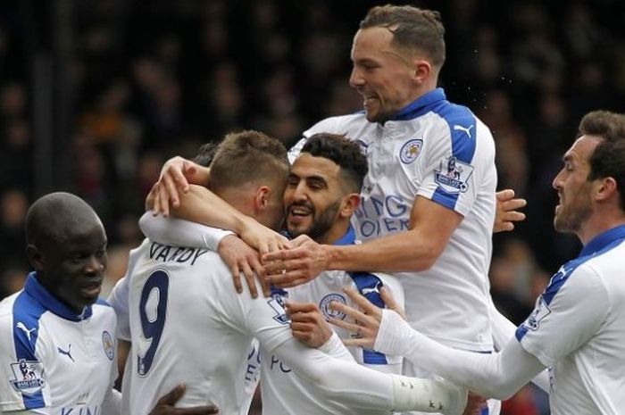 Para pemain Leicester City merayakan gol ke gawang Crystal Palace dalam pertandingan Premier League di Stadion Selhurst Park, London, Inggris, 19 Maret 2016.