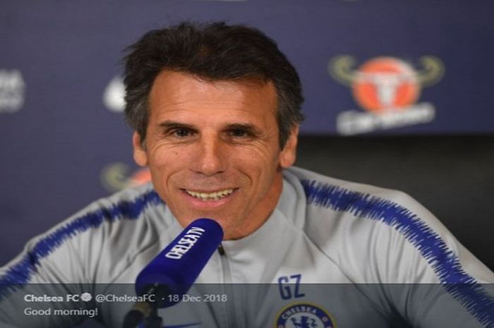 Asisten pelatih Chelsea, Gianfranco Zola, melakukan jumpa pers di Cobham Cobham Training Center, Surrey,  Inggris, pada 18 Desembr 2018