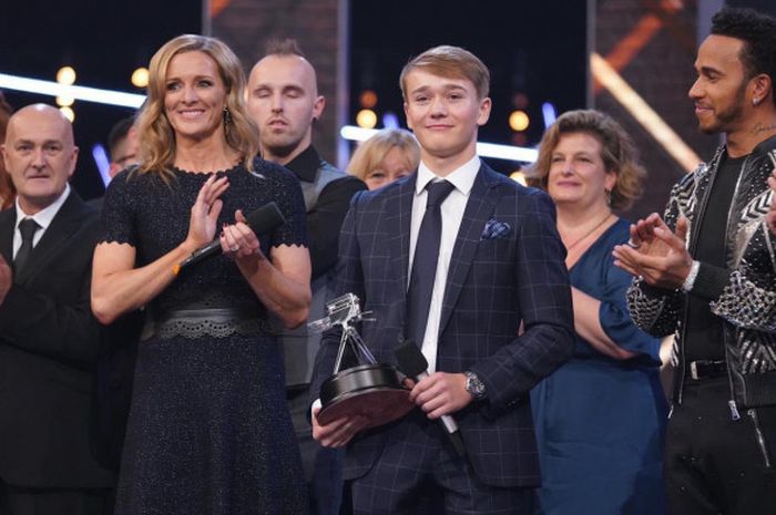 Billy Monger memenangi Helen Rollason Award di BBC Sports Personality of the Year 2018.