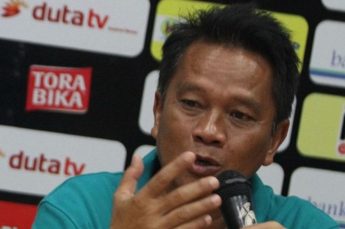 Yunan Helmi pelatih Barito Putera memberikan keterangan pers usai laga melawan Sriwijaya FC, Senin (