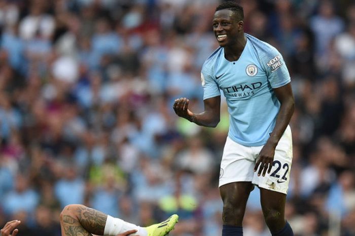 Ekspresi bek sayap Manchester City, Benjamin Mendy, dalam pertandingan Liga Inggris 2018-2019 menghadapi Newcastle Uniteddi Stadion Etihad, Manchester, Inggris, pada Sabtu (1/9/2018). 