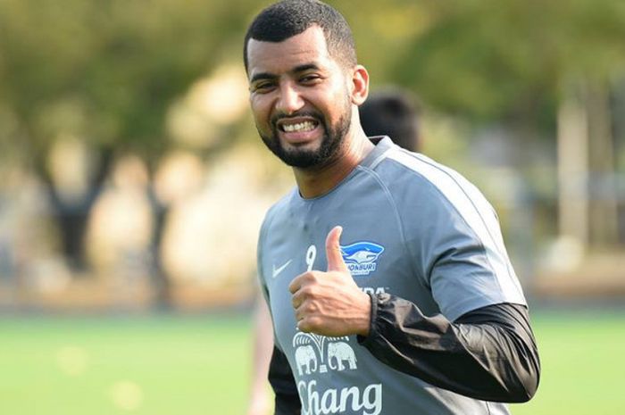 Striker Chonburi FC, Marclei Santos dalam sesi latihan timnya pada Januari 2018.