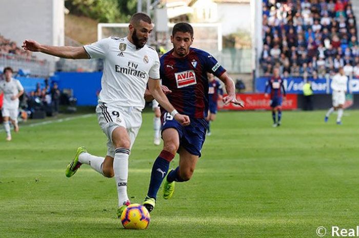 Pemain Barcelona, Marc Cucurella, menjadi dalang kekalahan 0-3 Real Madrid pada pekan ke-13 Liga Spanyol.