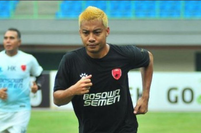 Hamka Hamzah saat mengikuti sesi latihan di Stadion Patriot, Bekasi.