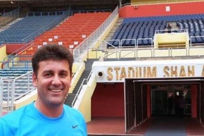 Pelatih Dejan Gluscevic saat berada di markas klub Malaysia, Selangor FA, Stadion Shah Alam.
