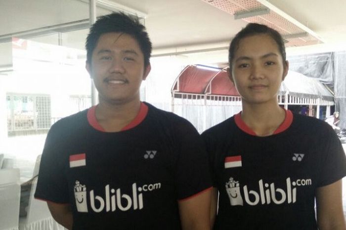 Pasangan ganda campuran Indonesia, Yantoni Edi Saputra/Marsheill Gischa Islami, berpose setelah menjalani babak kedua Indonesia Masters 2018 di Istora Senayan, Jakarta, Kamis (25/1/2018).