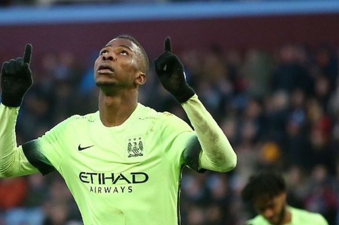 Striker Manchester City, Kelechi Iheanacho, merayakan gol ke gawang Aston Villa pada laga Piala FA, 30 Januari 2016 di Villa Park.