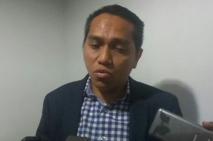  COO PT LIB, Tigorshalom Boboy menjawab pertanyaan wartawan di Grand Kemang, Jakarta Selatan, Senin (16/4/2018). 