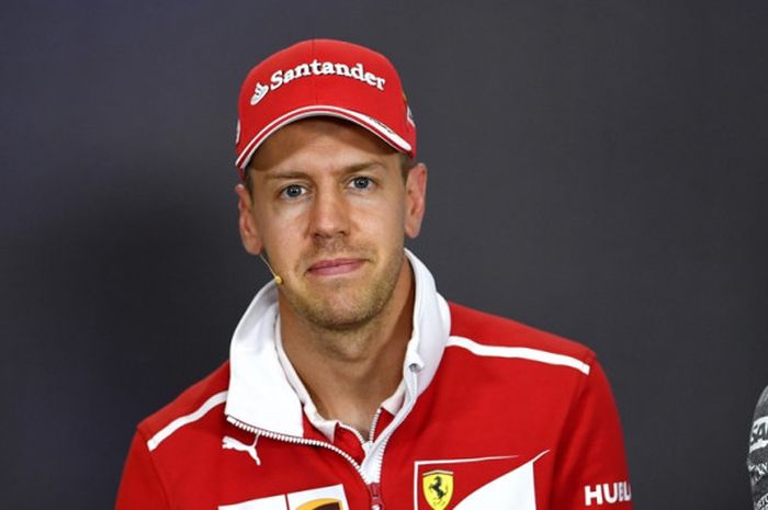 Pebalap Ferrari asal Jerman, Sebastian Vettel, menghadiri konferensi pers jelang GP Hungaria di Hungaroring, Kamis (27/7/2017).