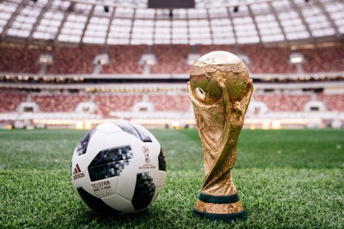 Bola resmi Piala Dunia 2018 di Rusia, Telstar 18.