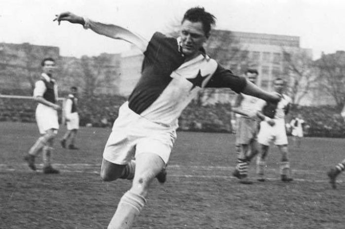 Mantan striker timnas Austria dan Ceska, Josef Bican.